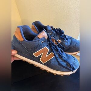 Womens new balance 574 in navy/brown size 8